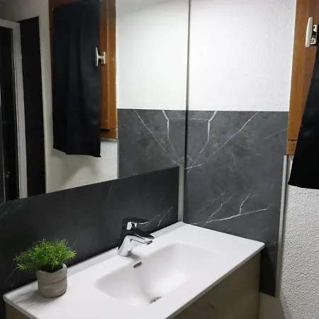 호텔 Maison Avec Terrasse, Piscine Et Activites - 4 Pers - Fr-1-738-7 *