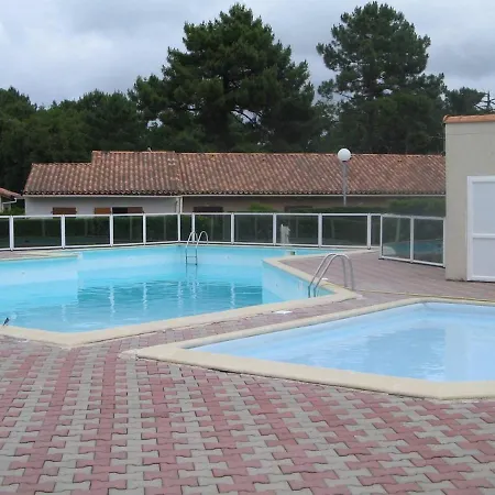 Maison Avec Terrasse, Piscine Et Activites - 4 Pers - Fr-1-738-7 호텔 레 마트